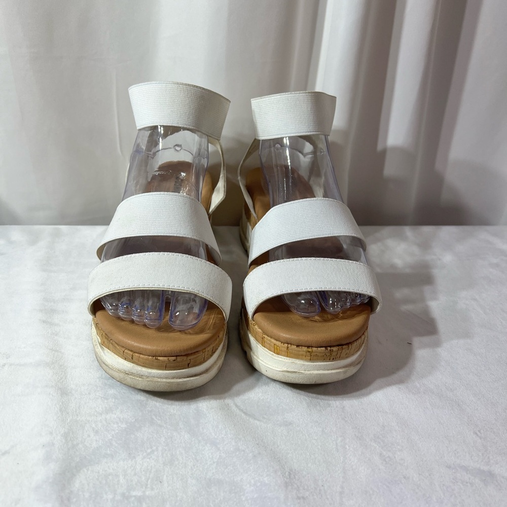 CUSHIONAIRE Women's Wedge Sandal Size 9M